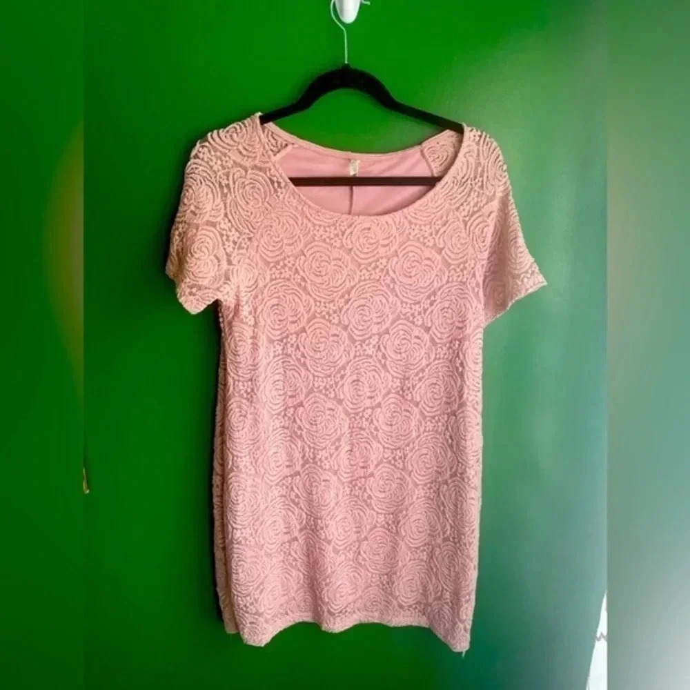 Pink Blush Floral Lace‎ Dress EUC